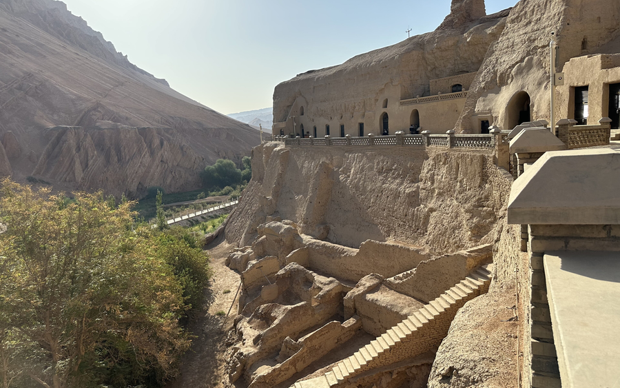Bezeklik Caves landscape