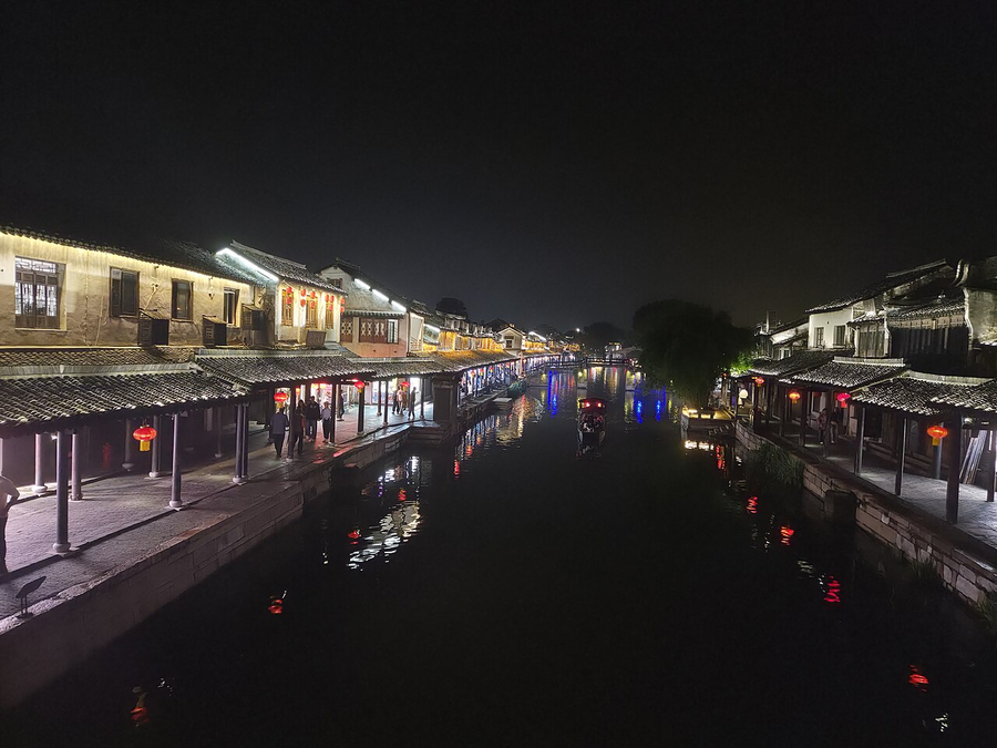 Xitang canal at night
