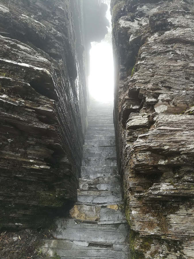 Steep stone steps on Fanjingshan