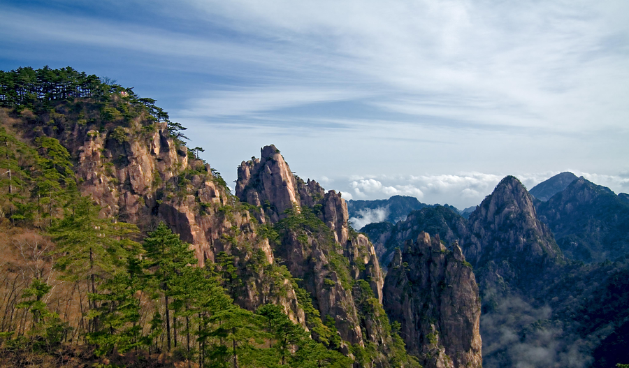 Mount Huangshan peaks in the clouds