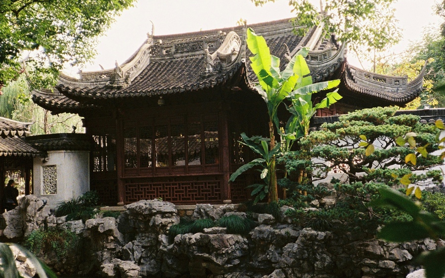 Yu Garden, Shanghai; a cultural setting, not a recovery facility