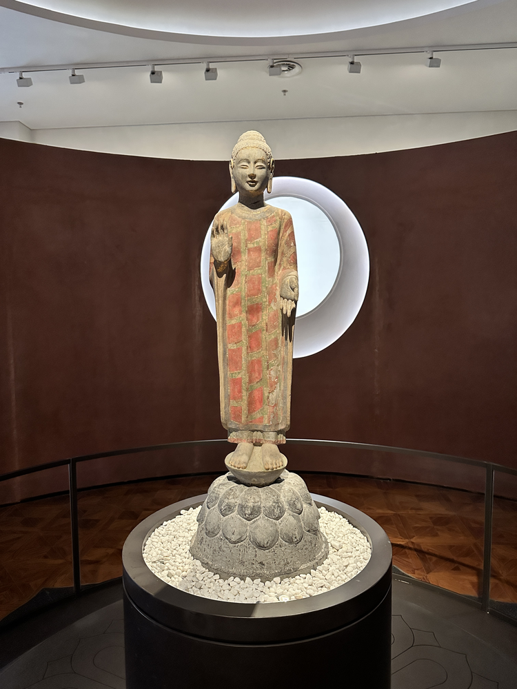 Qingzhou Museum · painted standing Buddha